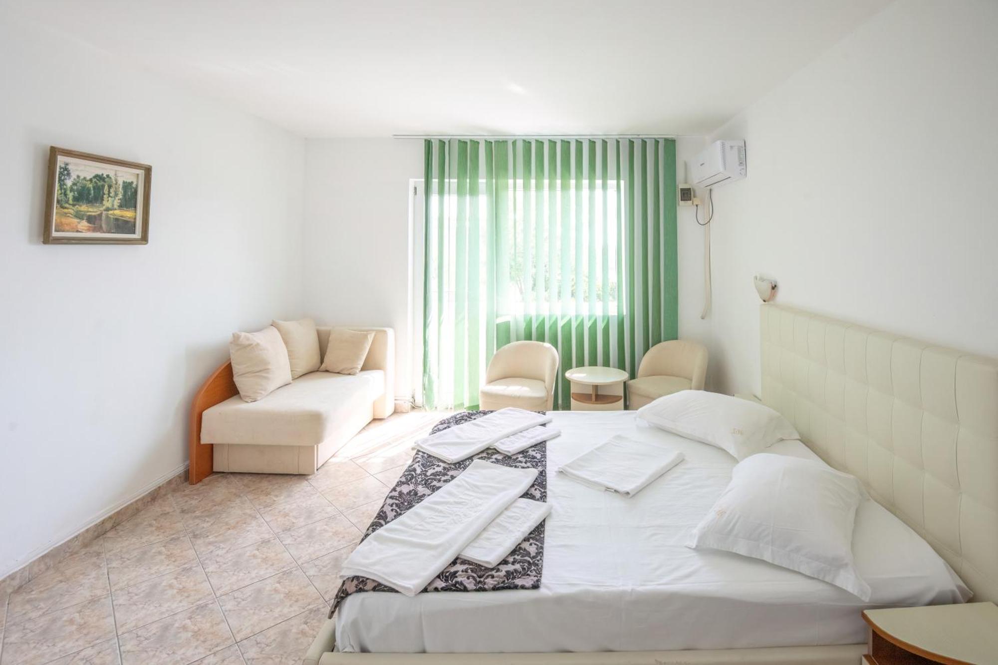 Hotel Complex Tismana 3*